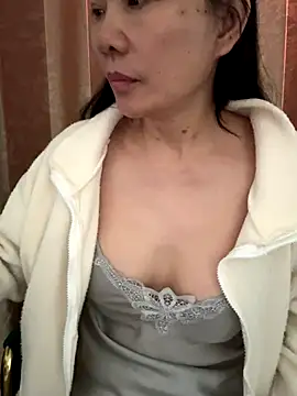 xiiuuff18 online show from 11/01/25, 12:12