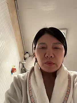 xiiuuff18 online show from 03/10/26, 12:21