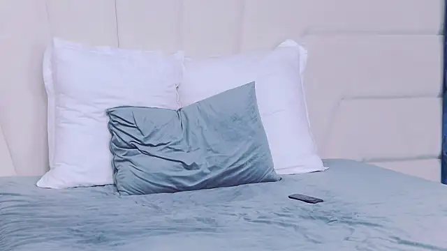 GraceRous online show from 10/11/25, 05:50