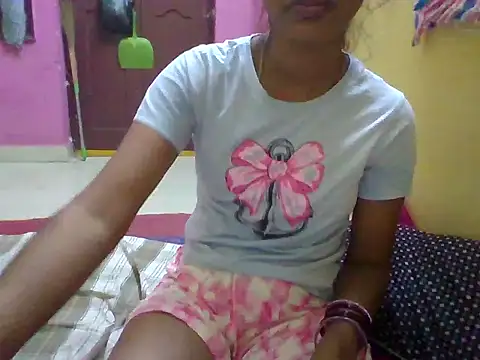 Snapshot of raasi_telugu chatting on 09/14/25, 04:17 raasi telugu online show from 09/14/25, 04:17