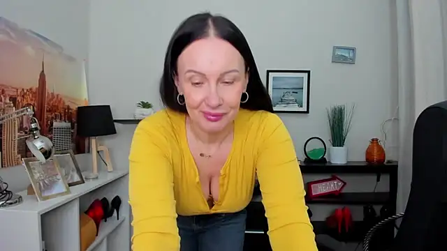 Velvet Jasmine online show from 10/09/25, 05:38