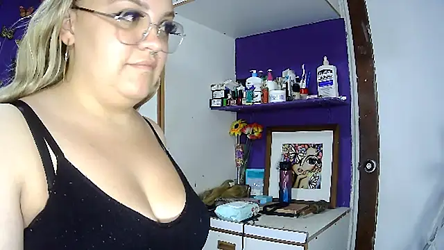 Sasha TK online show from 10/26/25, 09:10