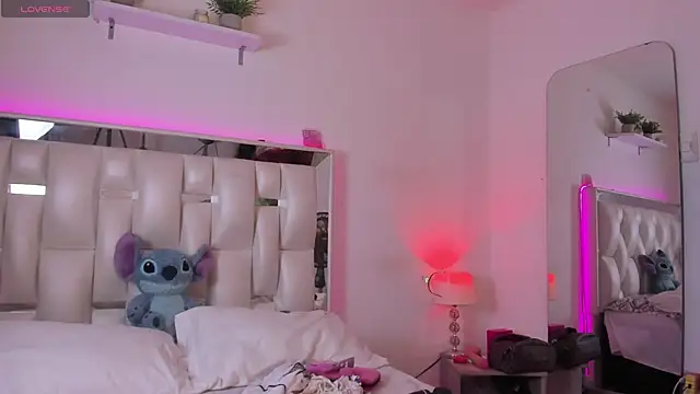 Darlyn tenderhot   online show from 03/17/26, 03:15