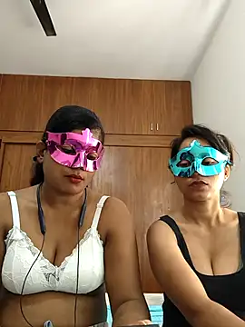 your chandni04 online show from 10/25/25, 08:00