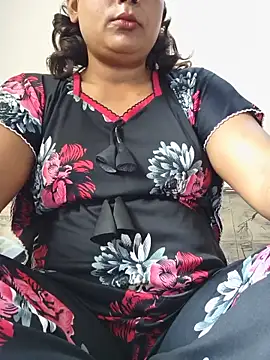your chandni04 online show from 05/19/26, 08:31