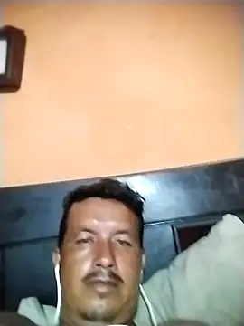 Snapshot of colombiano198720 chatting on 09/24/25, 01:09 colombiano198720 online show from 09/24/25, 01:09