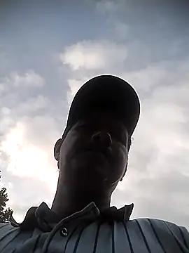 Snapshot of colombiano198720 chatting on 10/19/25, 12:06 colombiano198720 online show from 10/19/25, 12:06