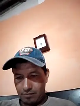 colombiano198720 online show from 12/20/25, 11:39