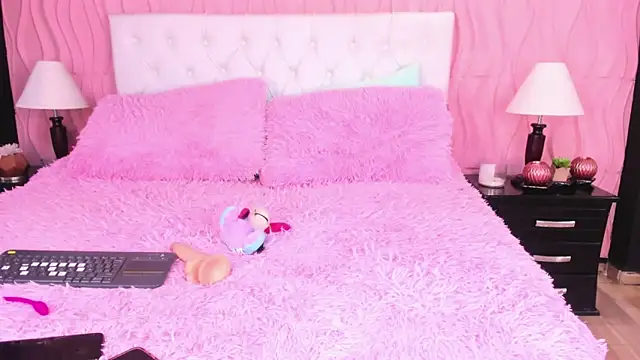 Dulceemia  online show from 09/30/25, 07:52