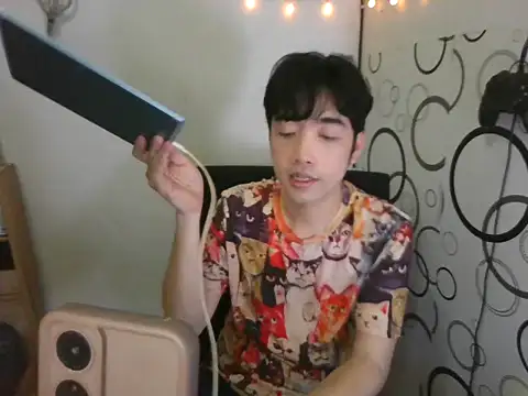 Snapshot of moaman190 chatting on 10/16/25, 02:51 moaman190 online show from 10/16/25, 02:51