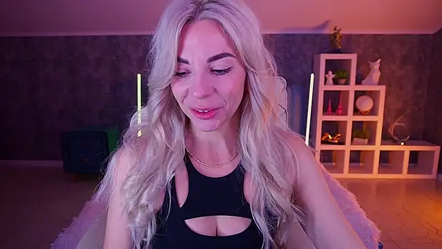 BellaRayyy online show from 04/21/26, 05:58