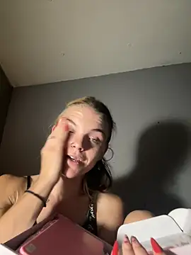 Snapshot of ittybittymeryssa chatting on 10/27/25, 06:45 ittybittymeryssa online show from 10/27/25, 06:45