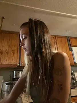 Snapshot of ittybittymeryssa chatting on 11/04/25, 09:03 ittybittymeryssa online show from 11/04/25, 09:03