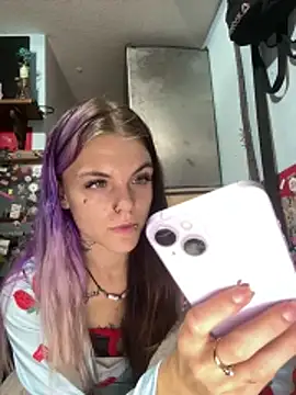 Snapshot of ittybittymeryssa chatting on 12/04/25, 04:00 ittybittymeryssa online show from 12/04/25, 04:00