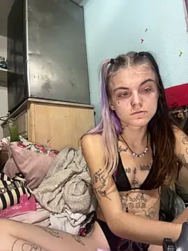 Snapshot of ittybittymeryssa chatting on 12/22/25, 02:47 ittybittymeryssa online show from 12/22/25, 02:47