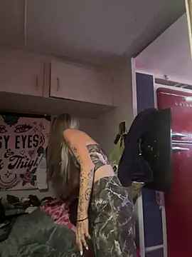 Snapshot of ittybittymeryssa chatting on 02/18/26, 03:19 ittybittymeryssa online show from 02/18/26, 03:19