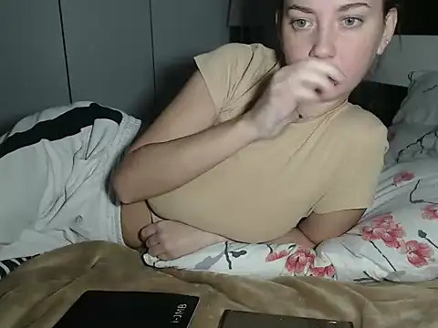 petite danielle online show from 10/07/25, 12:52