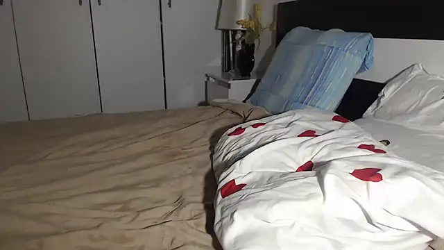 petite danielle online show from 11/03/25, 06:20