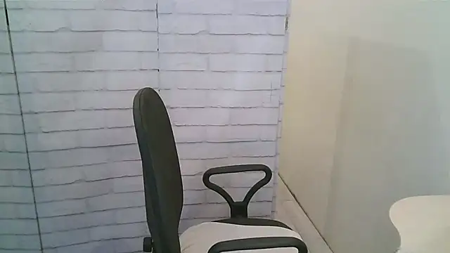 Helen xi  online show from 11/09/25, 01:09