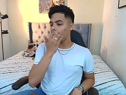 Snapshot of stewart_mateo_ chatting on 09/25/25, 02:15 stewart mateo online show from 09/25/25, 02:15