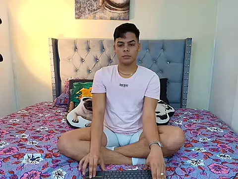 Snapshot of stewart_mateo_ chatting on 10/08/25, 01:58 stewart mateo online show from 10/08/25, 01:58