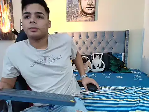 Snapshot of stewart_mateo_ chatting on 10/18/25, 02:03 stewart mateo online show from 10/18/25, 02:03