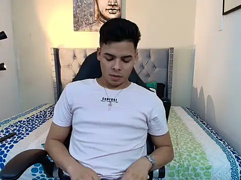 Snapshot of stewart_mateo_ chatting on 10/19/25, 02:12 stewart mateo online show from 10/19/25, 02:12