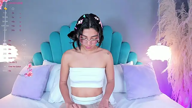 AlassiaHocthner online show from 10/07/25, 12:13