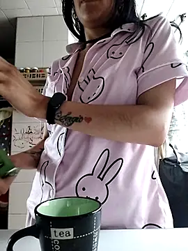 Queen Ashly online show from 11/18/25, 06:01