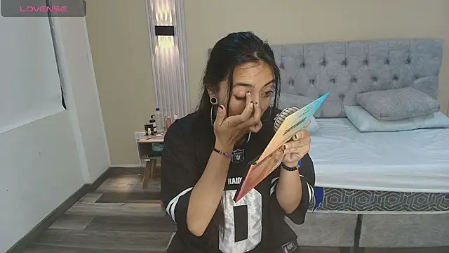 LiaMonroee  online show from 10/07/25, 11:40