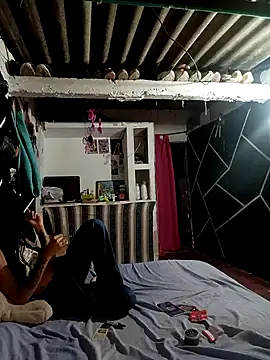 Loquendo2201 online show from 05/13/26, 08:16