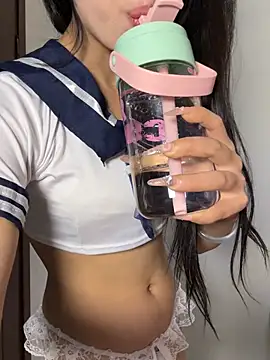 jingjing005 online show from 03/18/26, 10:29