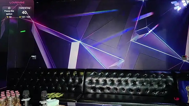 yuer2563 online show from 12/19/25, 02:46