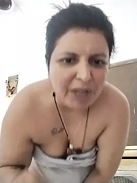 Snapshot of Jann_Riya333 chatting on 06/18/26, 11:03 Jann Riya333 online show from 06/18/26, 11:03