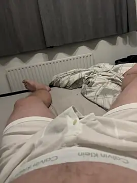 Snapshot of Charlie919111 chatting on 10/10/25, 04:44 Charlie919111 online show from 10/10/25, 04:44