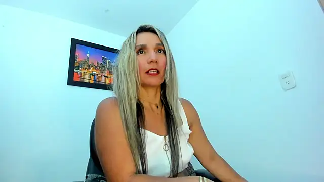 Ms lunaRose online show from 10/18/25, 02:58