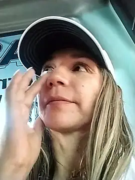 Snapshot of Ms_lunaRose chatting on 02/06/26, 05:38 Ms lunaRose online show from 02/06/26, 05:38