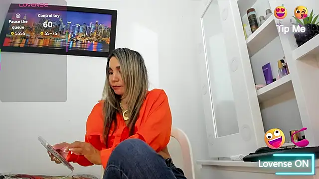 Snapshot of Ms_lunaRose chatting on 02/21/26, 02:23 Ms lunaRose online show from 02/21/26, 02:23