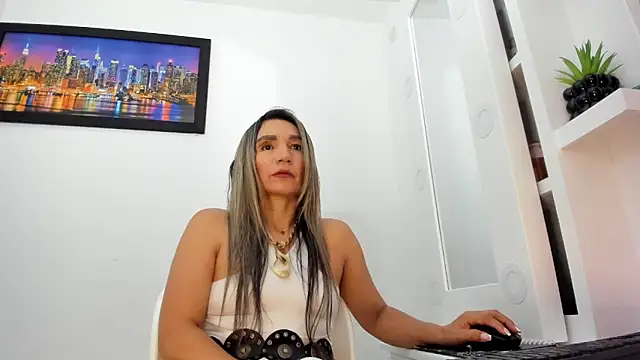 Snapshot of Ms_lunaRose chatting on 02/25/26, 02:37 Ms lunaRose online show from 02/25/26, 02:37