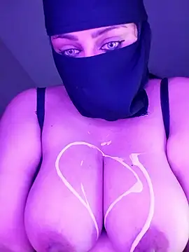 Snapshot of lilyan12 chatting on 01/05/26, 05:27 lilyan12 online show from 01/05/26, 05:27