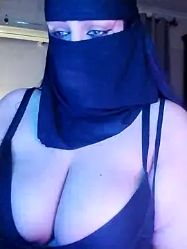 Snapshot of lilyan12 chatting on 03/08/26, 11:08 lilyan12 online show from 03/08/26, 11:08