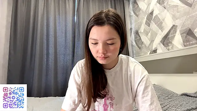 Snapshot of KiraVelvet chatting on 11/08/25, 09:20 KiraVelvet online show from 11/08/25, 09:20