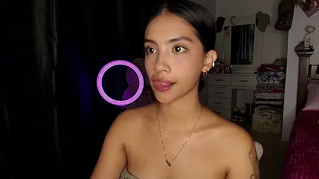 mia yireth online show from 09/11/25, 12:44