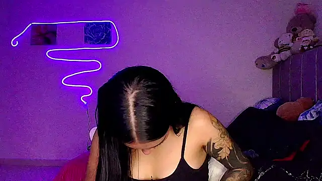 mia yireth online show from 04/03/26, 12:08