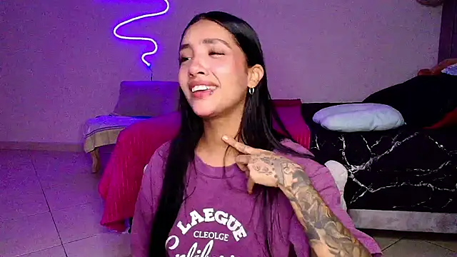 mia yireth online show from 04/04/26, 09:34