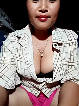 maycuc123 online show from 09/14/25, 01:21