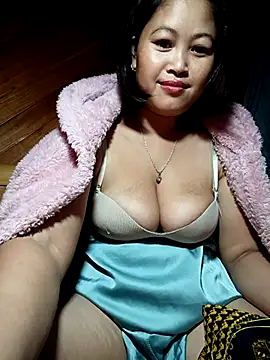 maycuc123 online show from 11/02/25, 12:57