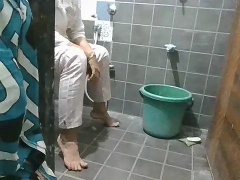 Roshani hoty online show from 03/23/26, 06:12