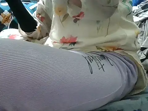 Roshani hoty online show from 03/30/26, 06:09