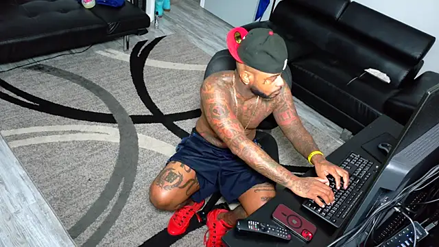 SLANGONDEMHOES online show from 12/21/25, 06:04